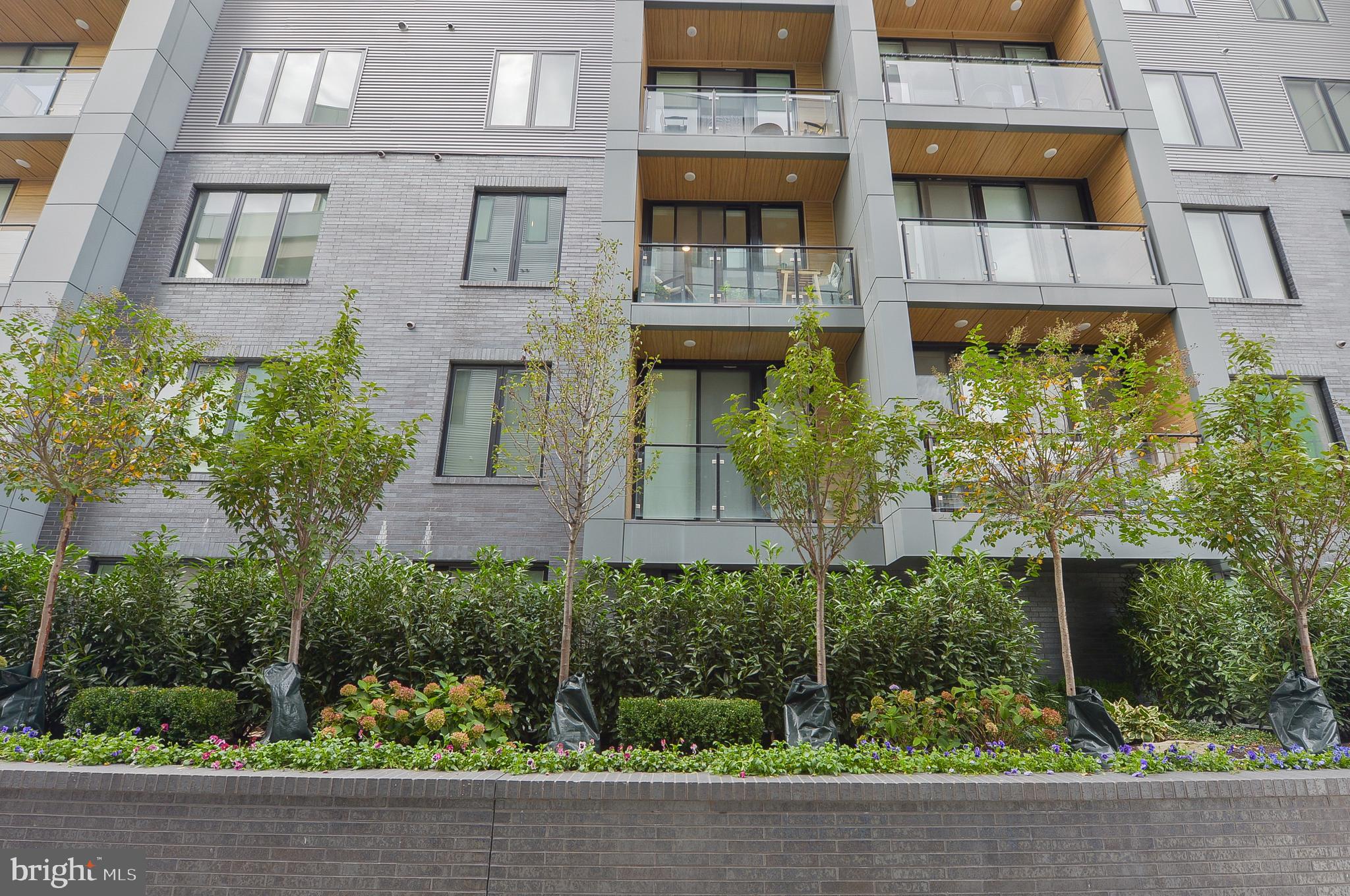 1214 N AMERICAN ST #C208