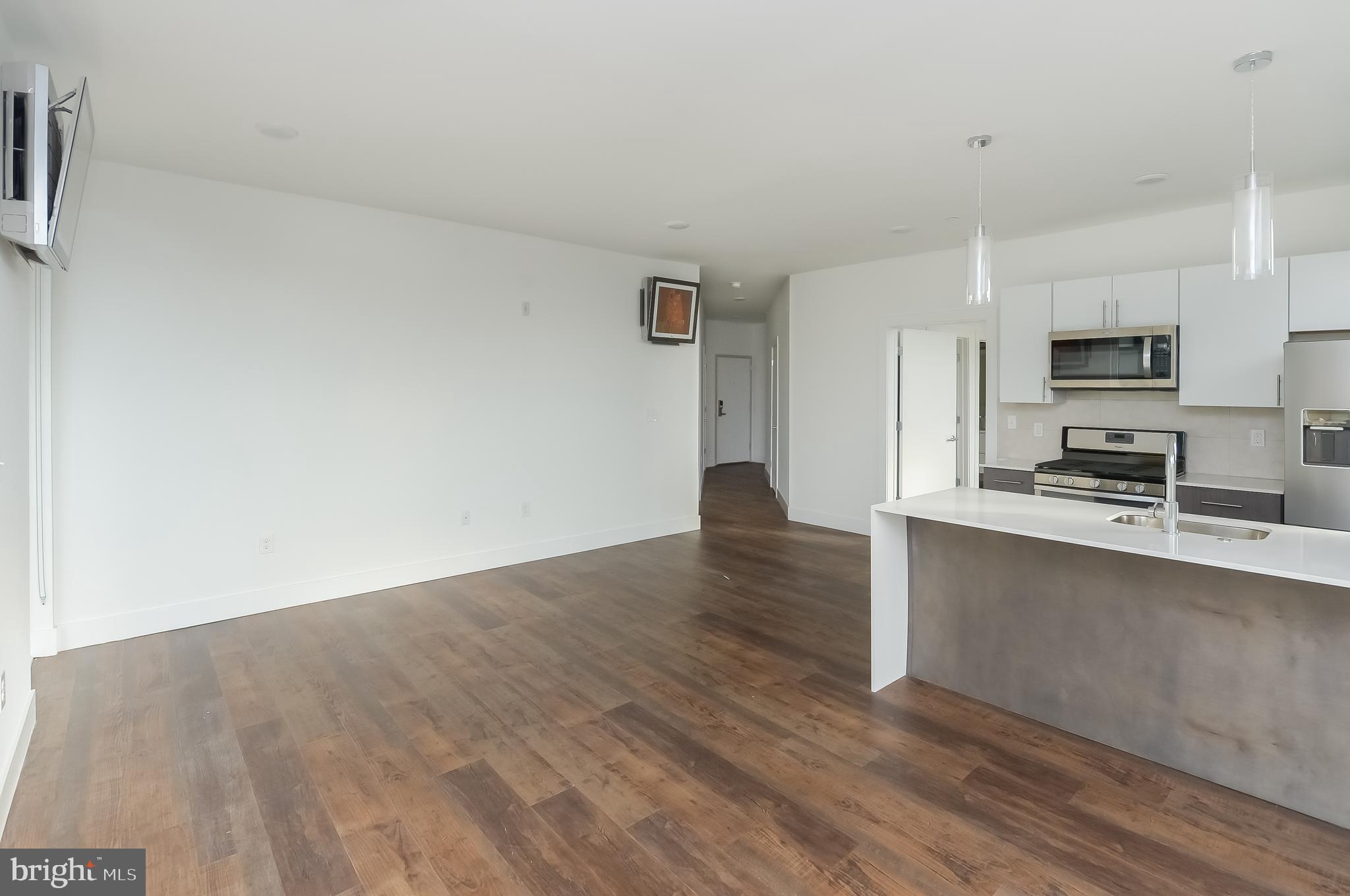 1214 N AMERICAN ST #C208