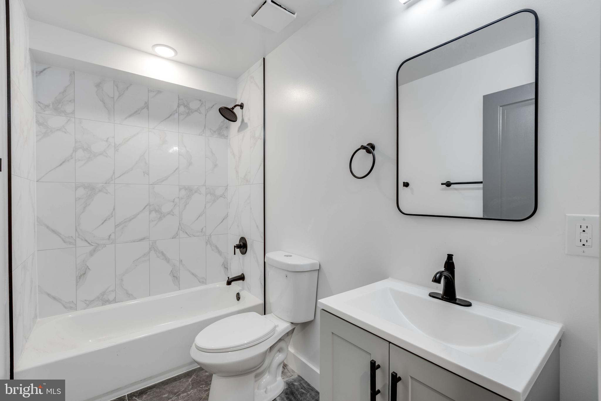 2314 N SYDENHAM ST #1