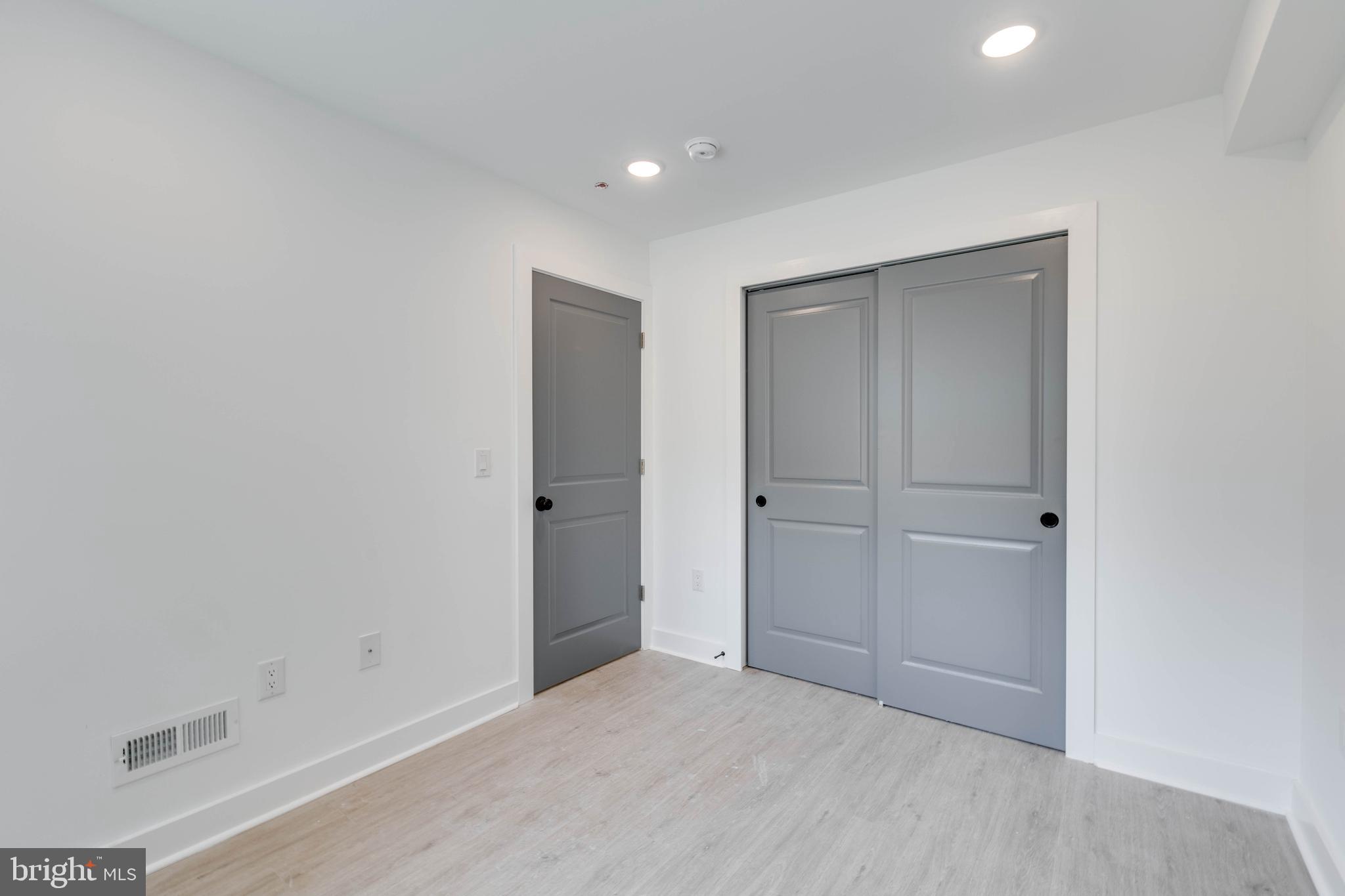 2314 N SYDENHAM ST #1