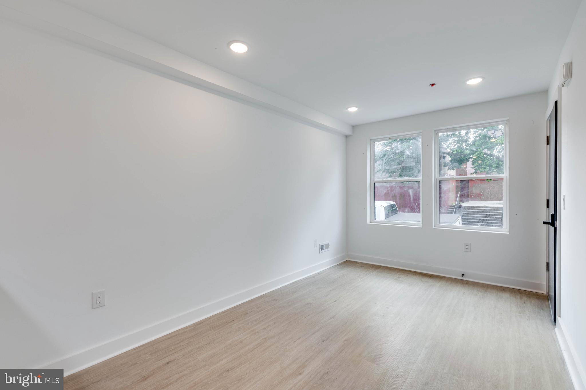 2314 N SYDENHAM ST #1