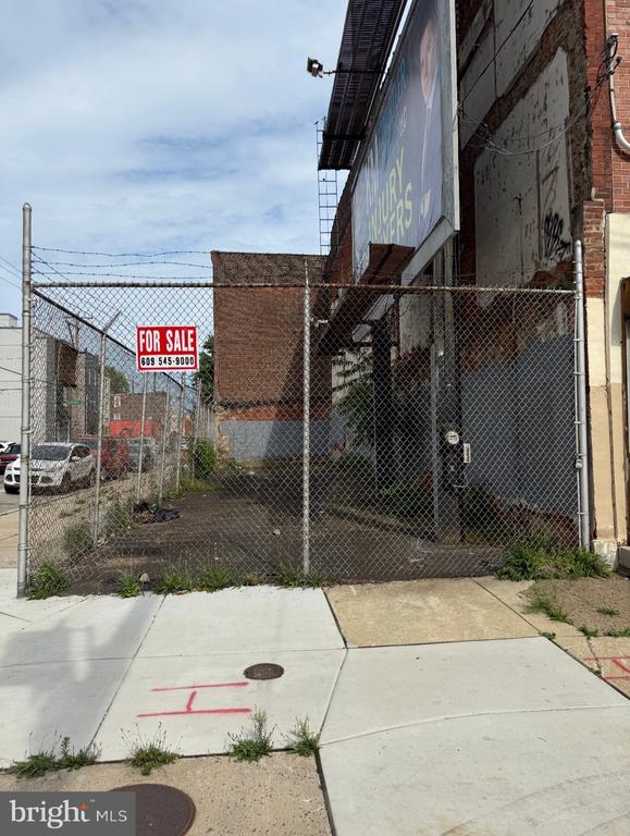 1955 N 2nd St