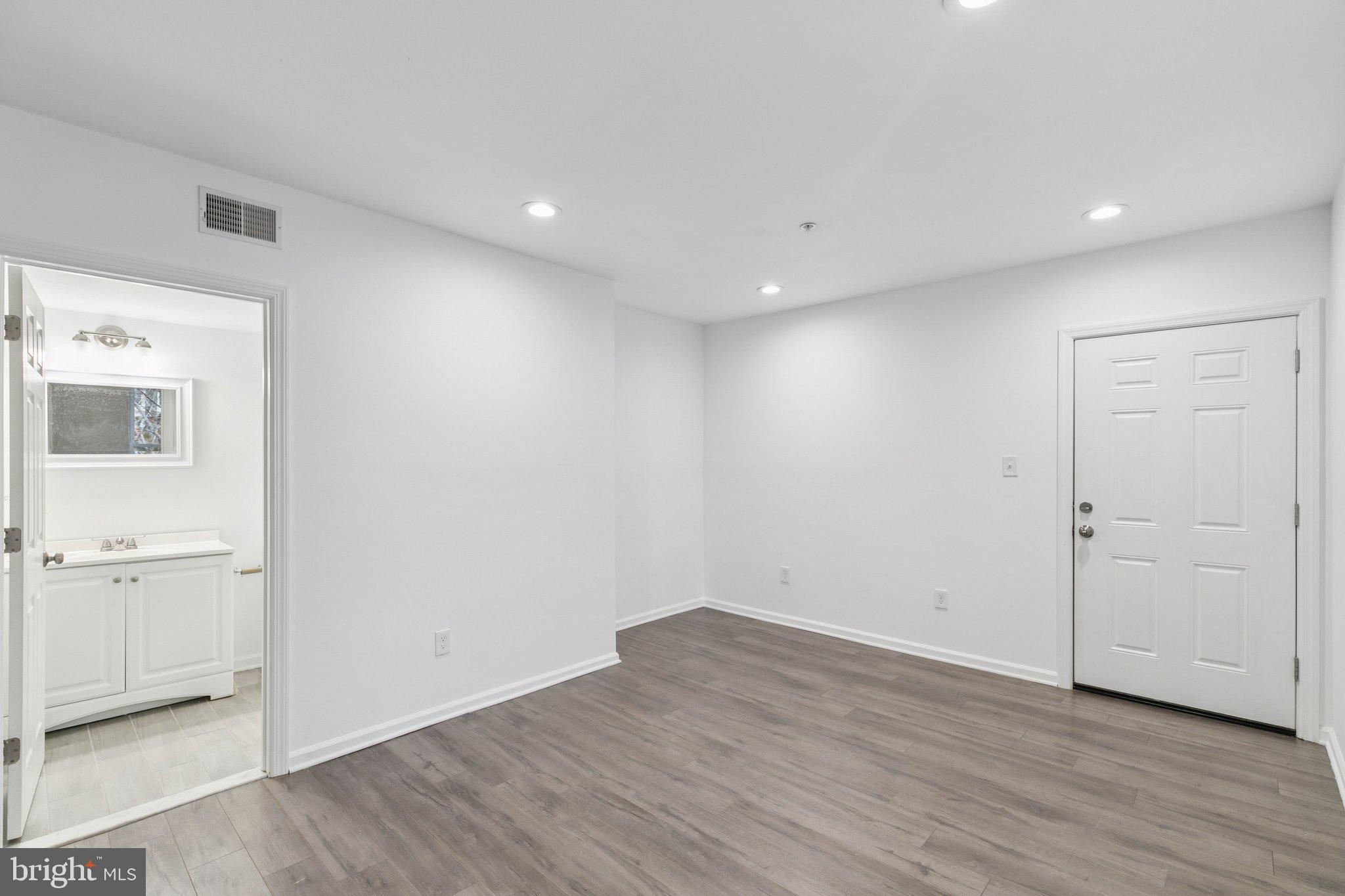 2227 E CUMBERLAND ST #2