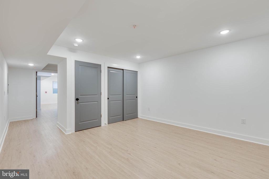 939 W DAUPHIN ST #1