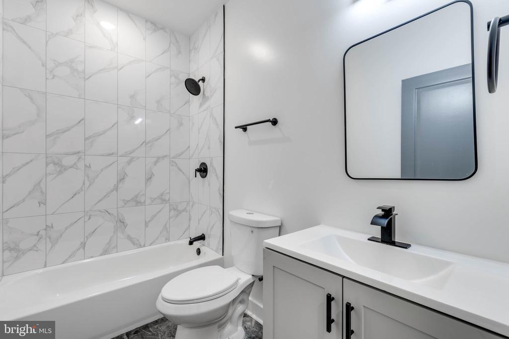 939 W DAUPHIN ST #1