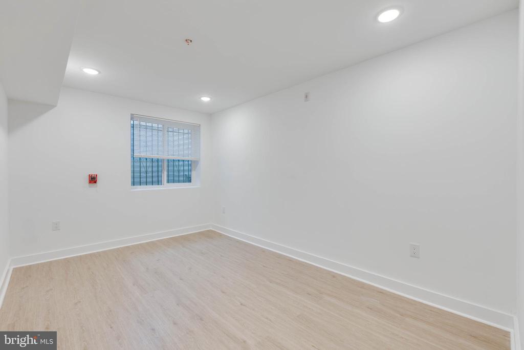 939 W DAUPHIN ST #1