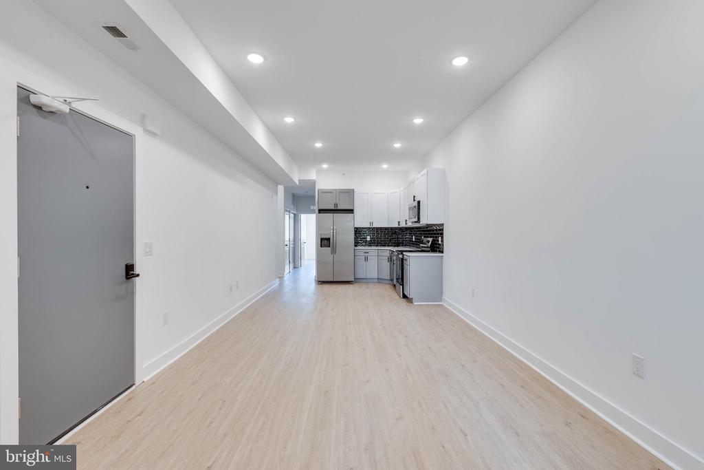 939 W DAUPHIN ST #3