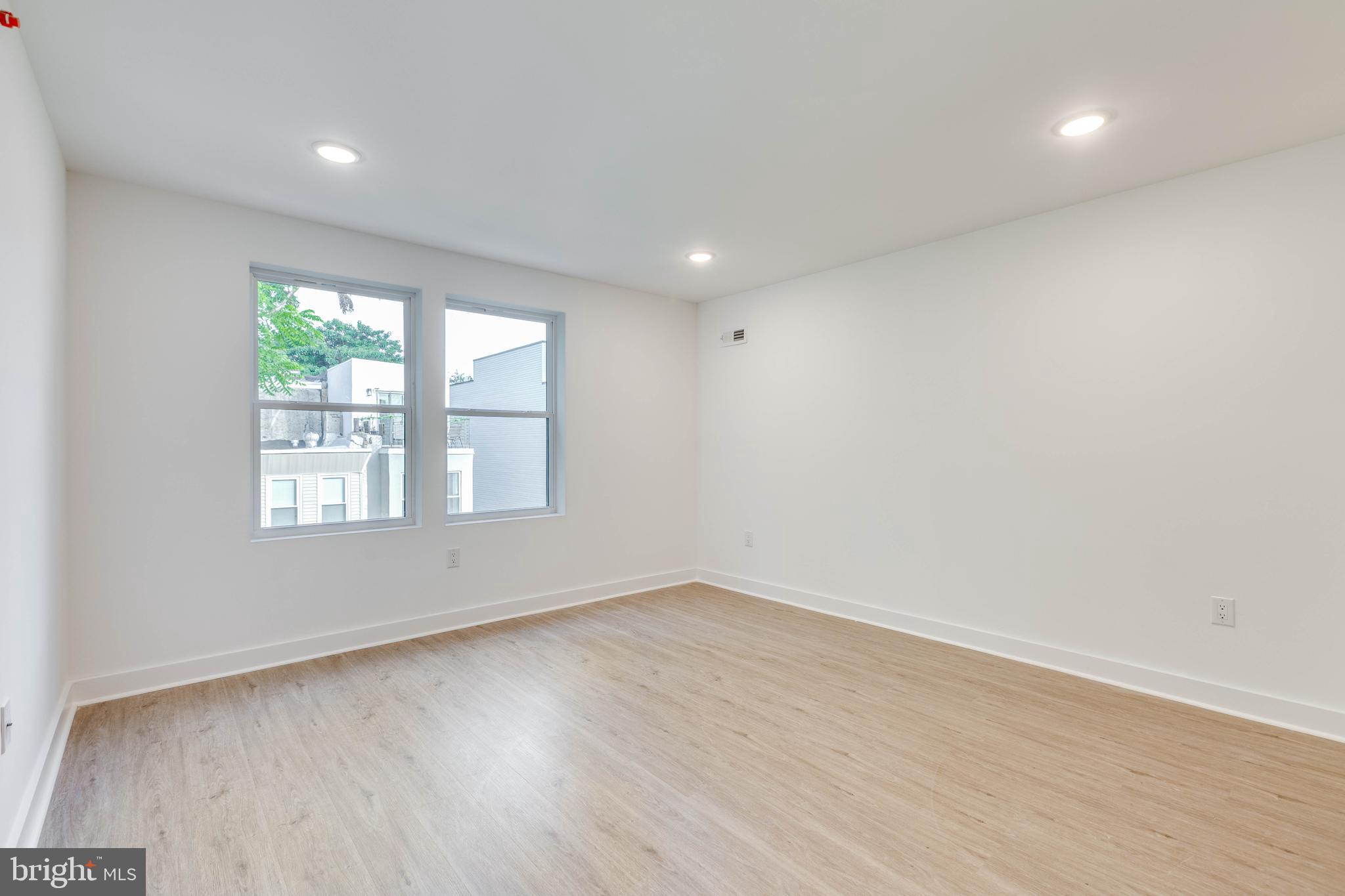 2316 N SYDENHAM ST #2