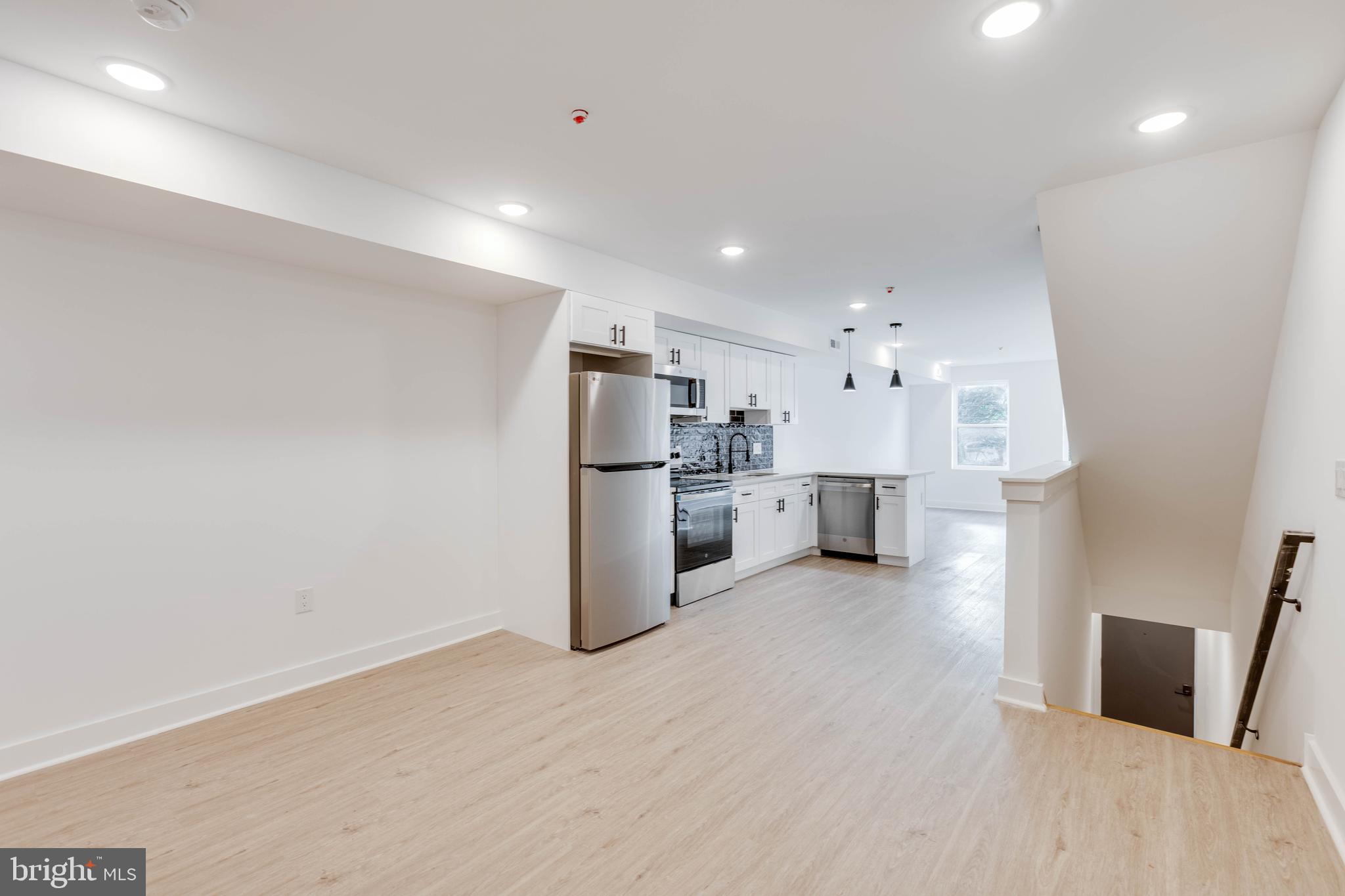 2316 N SYDENHAM ST #2