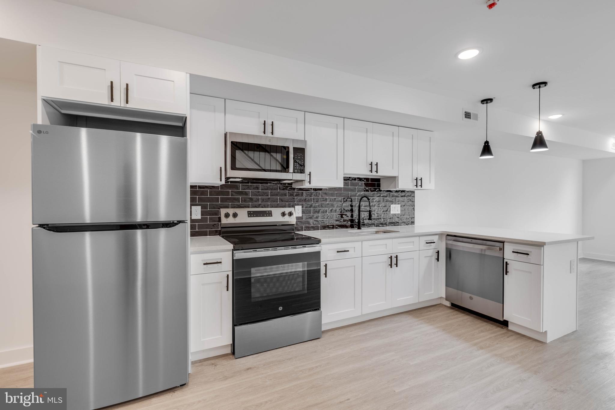 2316 N SYDENHAM ST #2