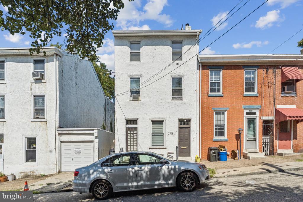3715 CALUMET ST #3