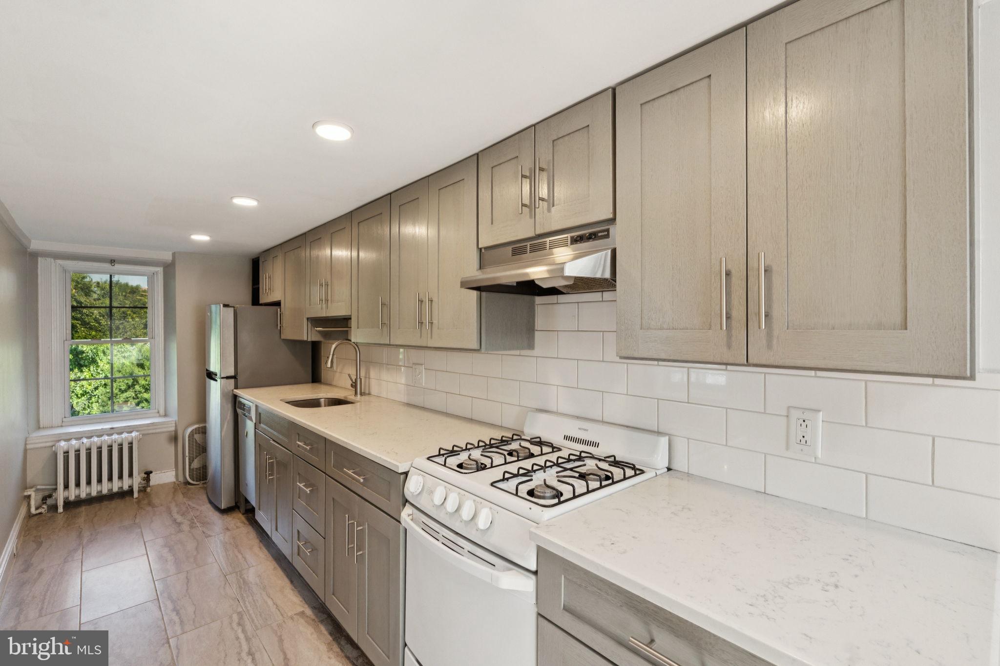 3715 CALUMET ST #3
