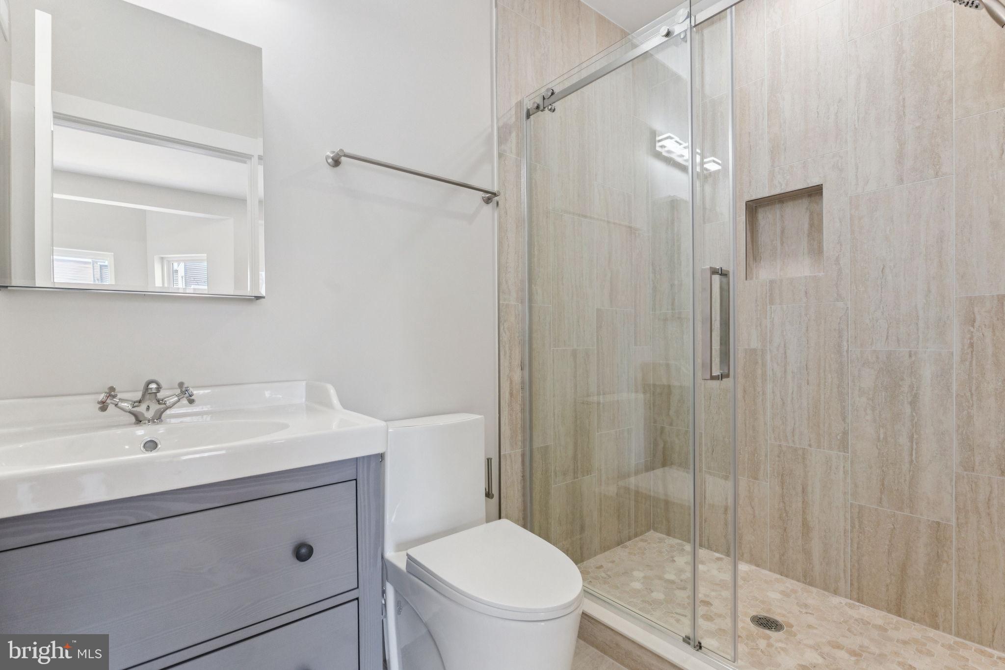 1436 PARRISH STREET 3