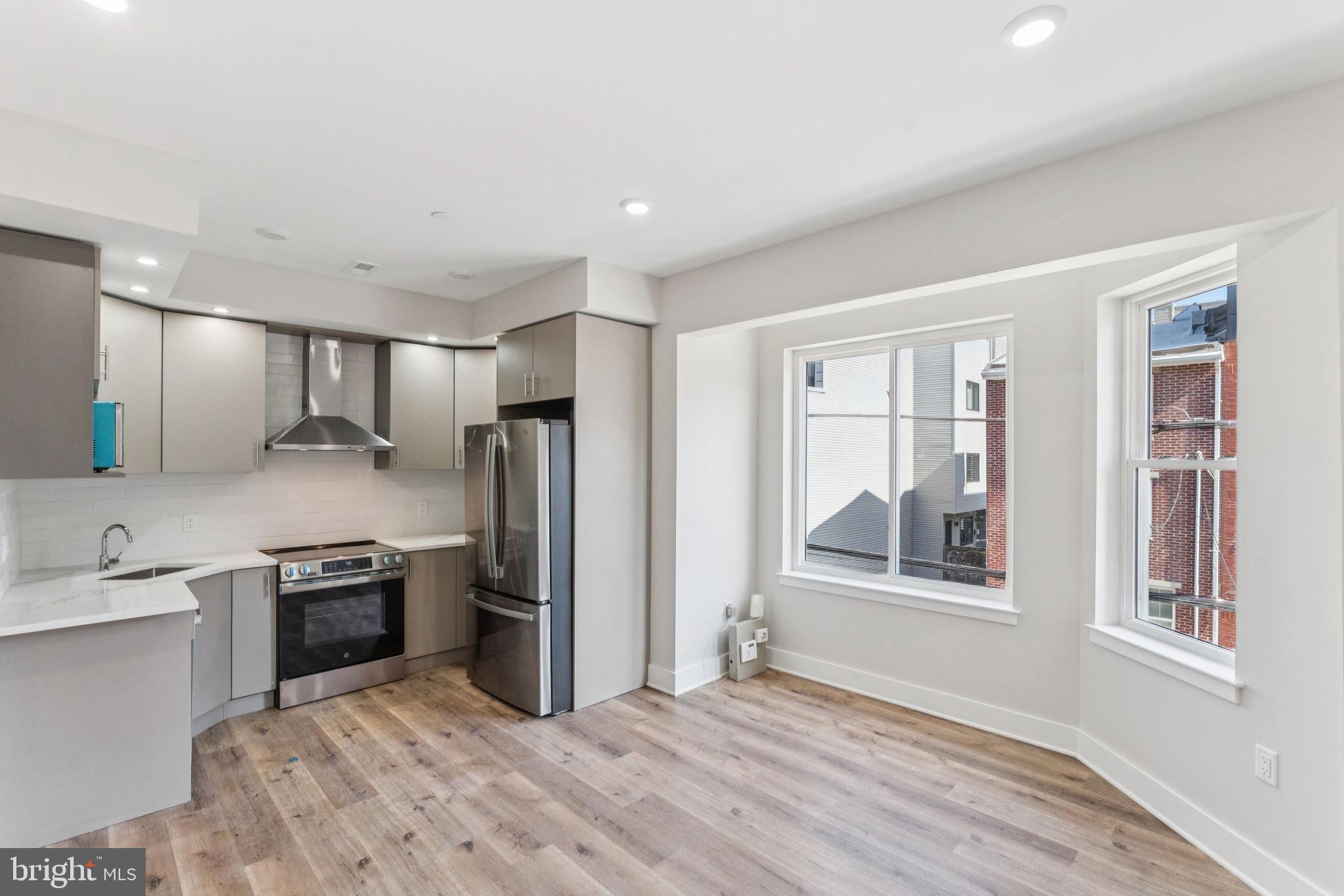 1436 PARRISH STREET 3