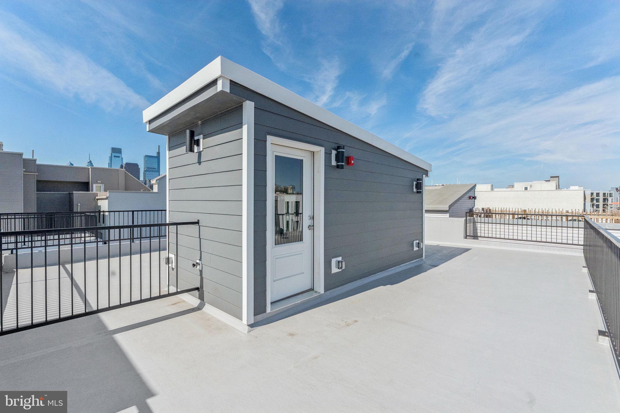 1436 PARRISH STREET 3