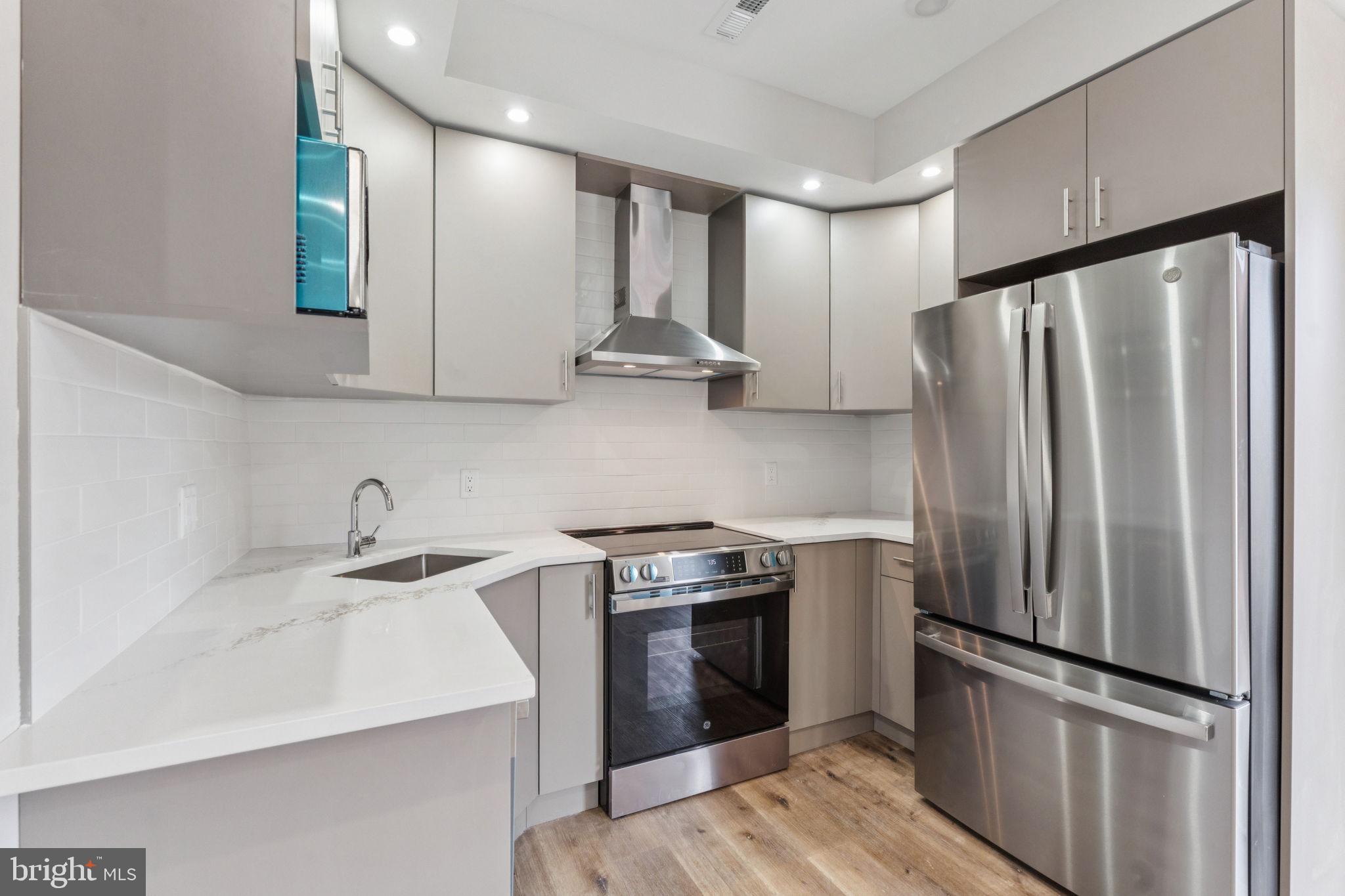 1436 PARRISH STREET 3