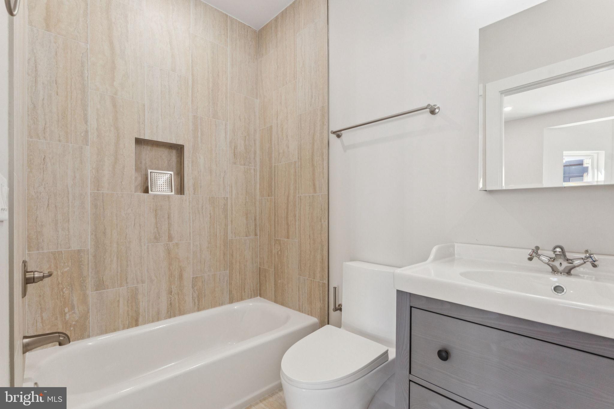 1436 PARRISH STREET 3