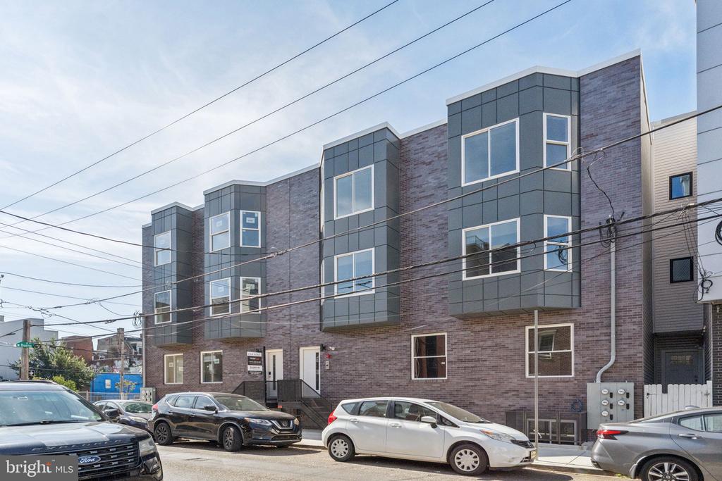 1436 PARRISH STREET 1