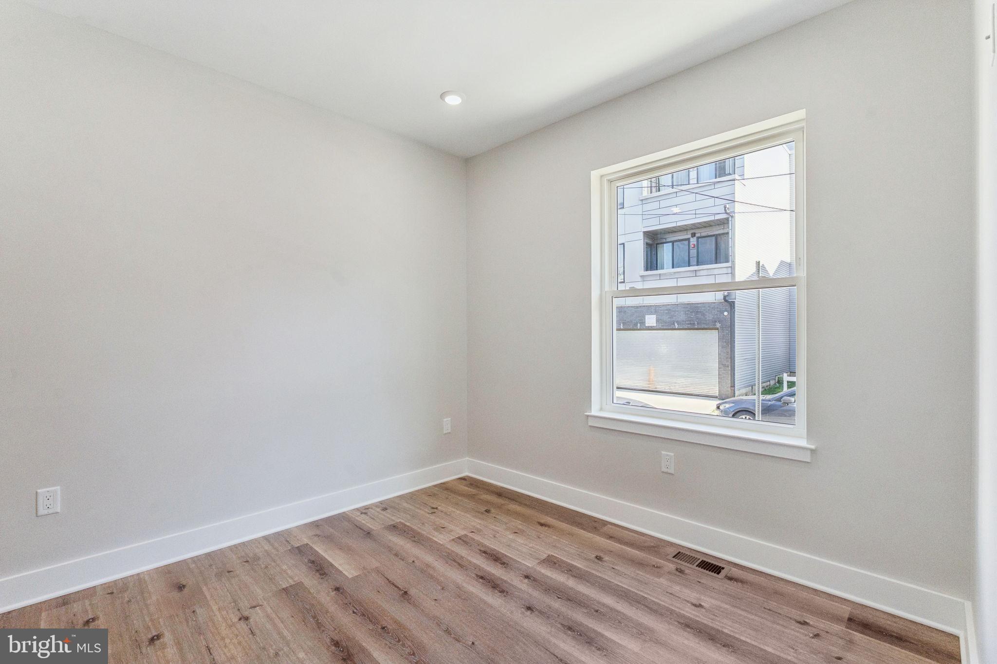 1436 PARRISH STREET 1