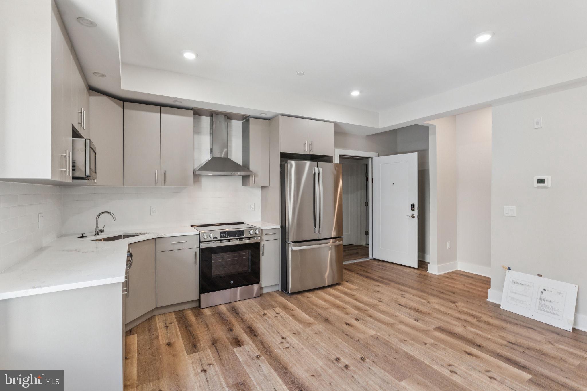 1436 PARRISH STREET 1