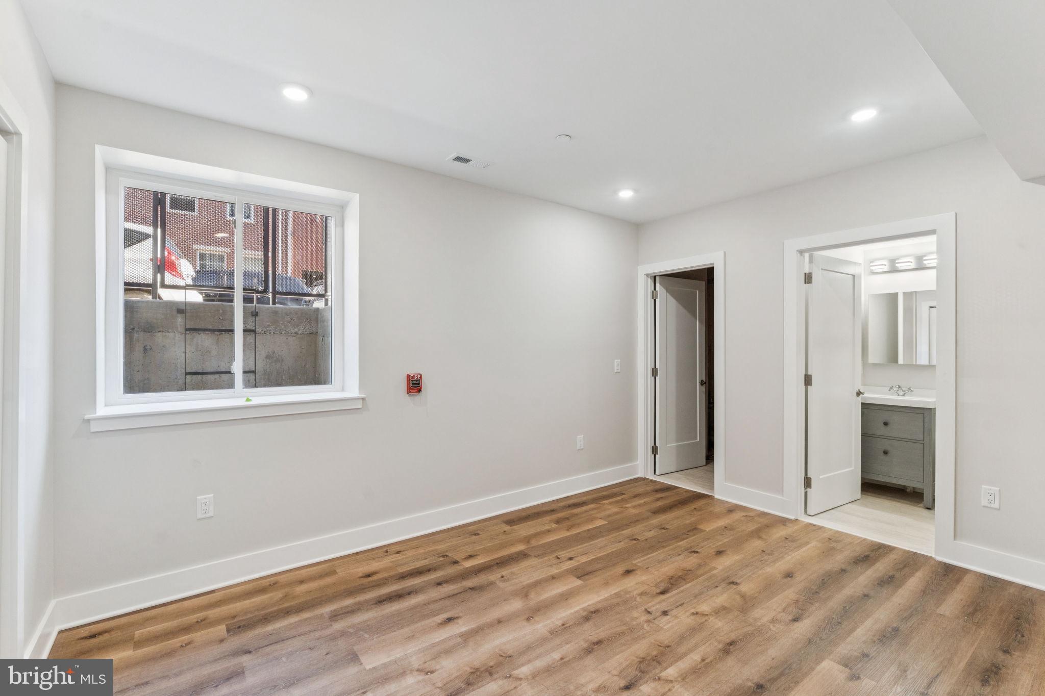 1436 PARRISH STREET 1