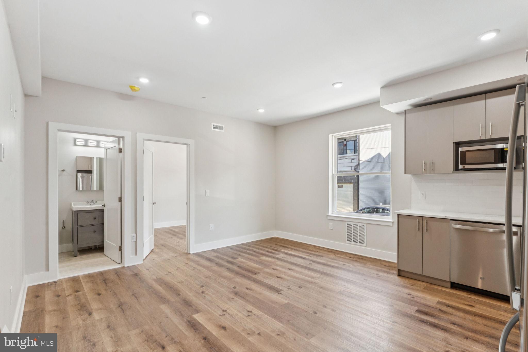 1436 PARRISH STREET 1