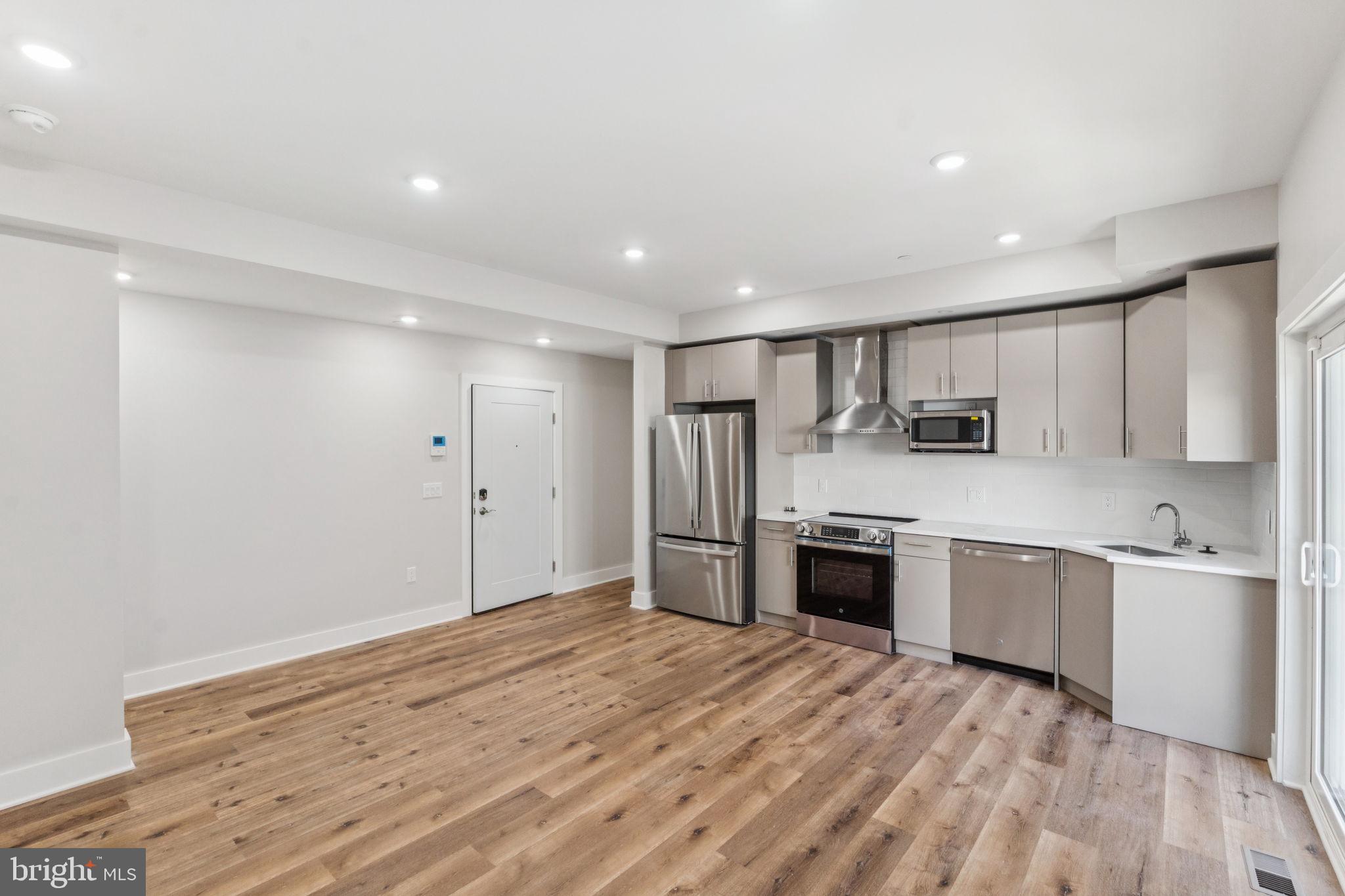 1436 PARRISH STREET 2