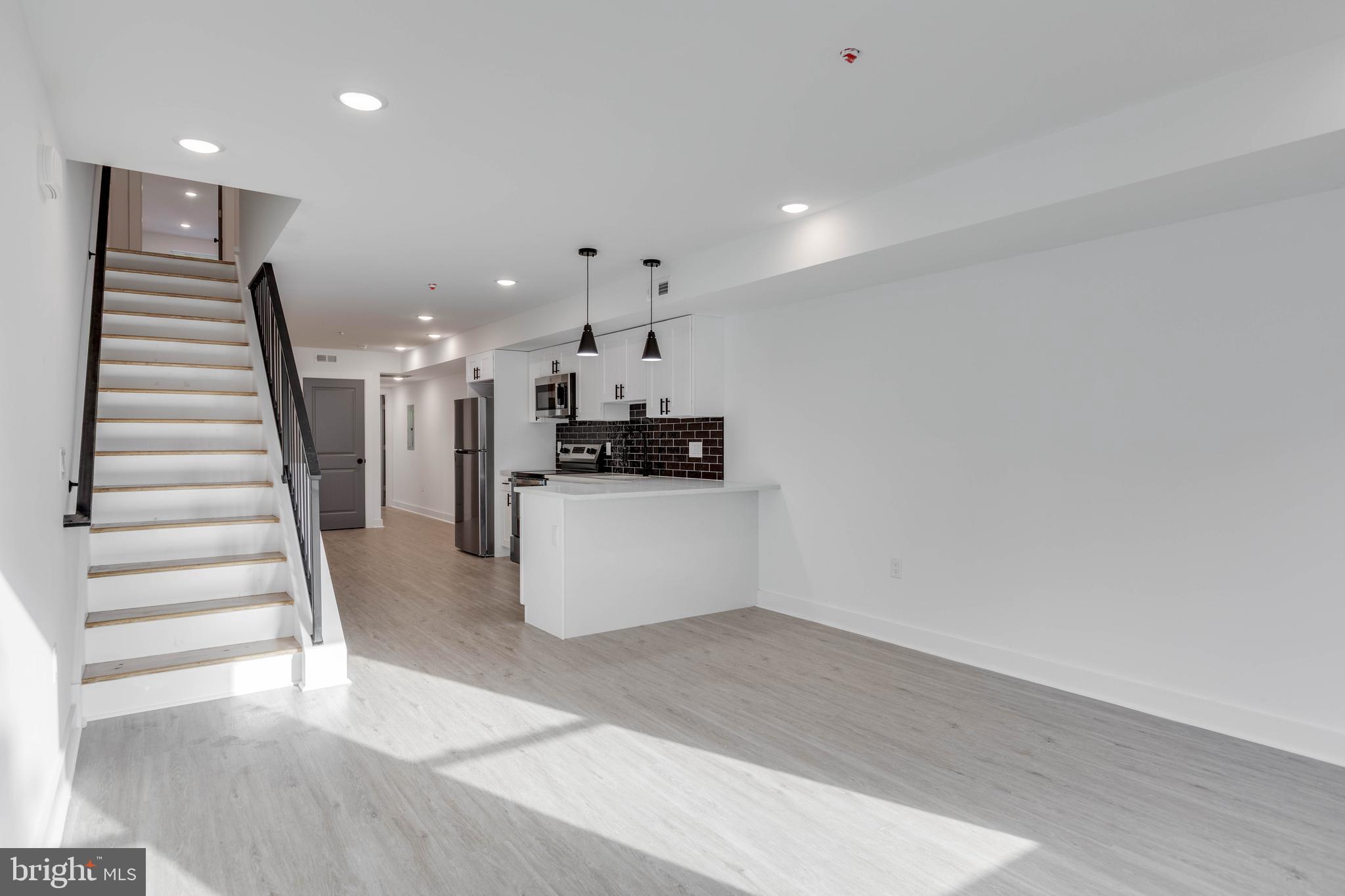 2318 N SYDENHAM ST #2