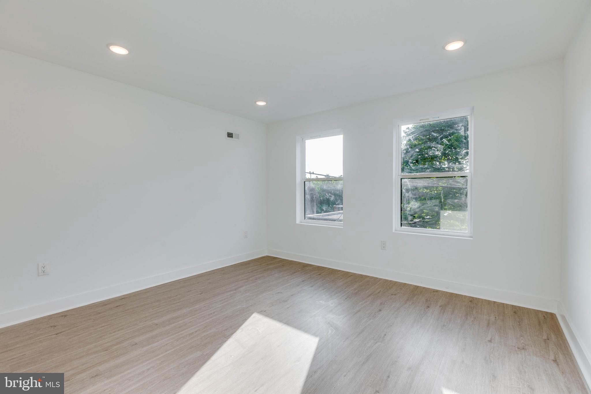 2318 N SYDENHAM ST #2