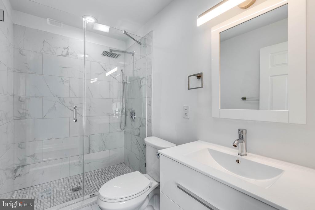 2162 E YORK ST #3