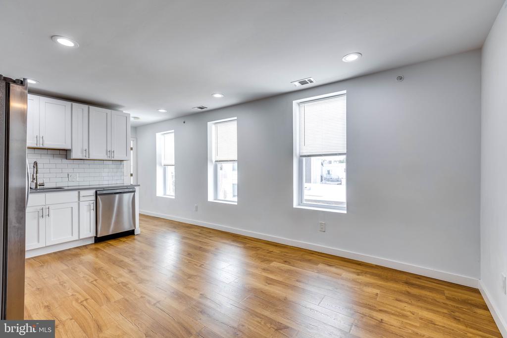 2162 E YORK ST #3