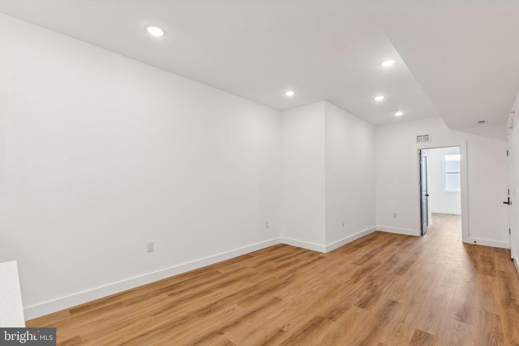 716 W YORK ST #3