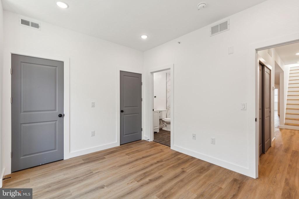716 W YORK ST #3