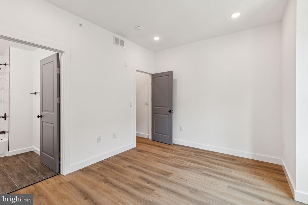 716 W YORK ST #3