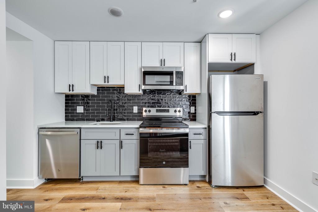 920 FRENCH ST #3B