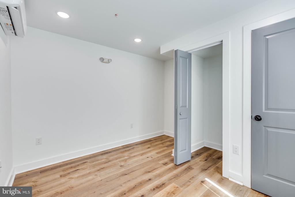 920 FRENCH ST #3B