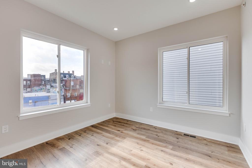 1434 PARRISH STREET 3