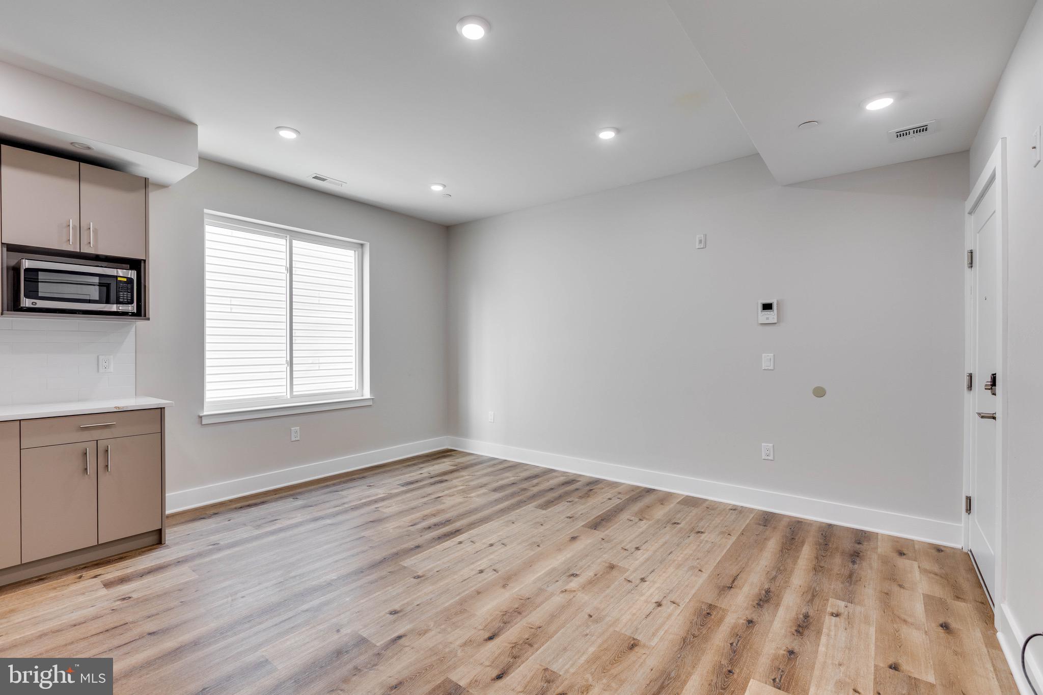1434 PARRISH STREET 3