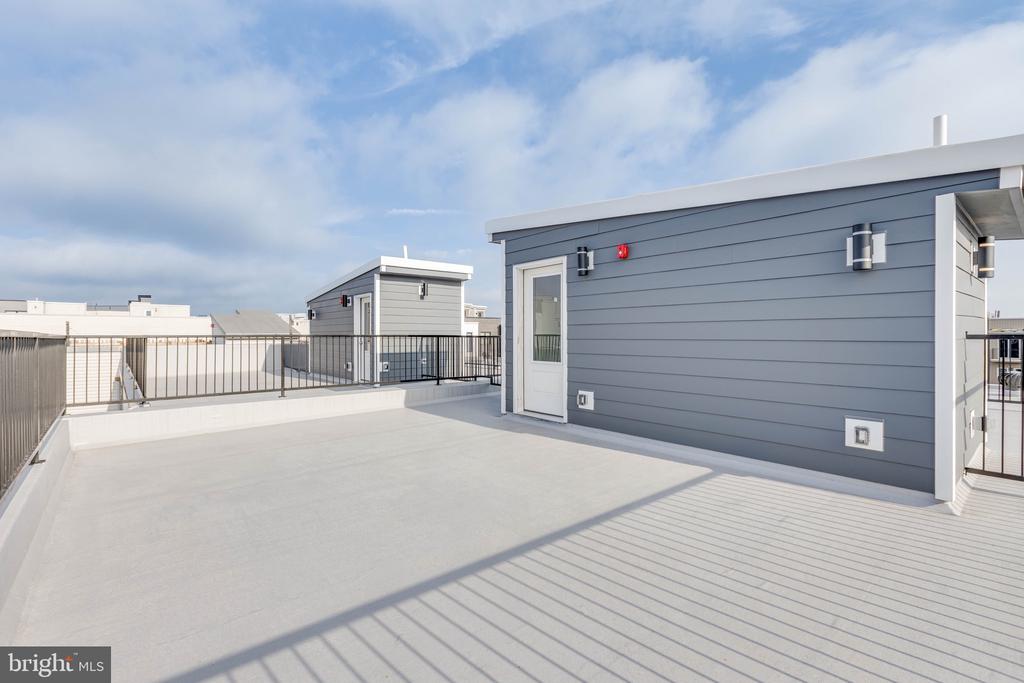 1434 PARRISH STREET 3