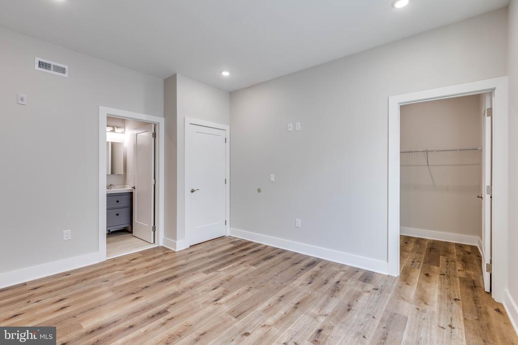 1434 PARRISH STREET 3