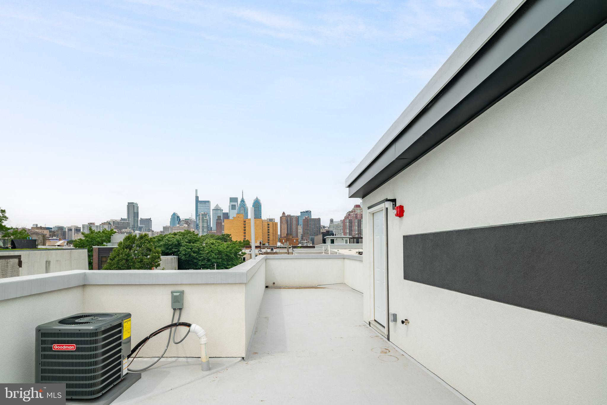 1521 CARPENTER STREET 3