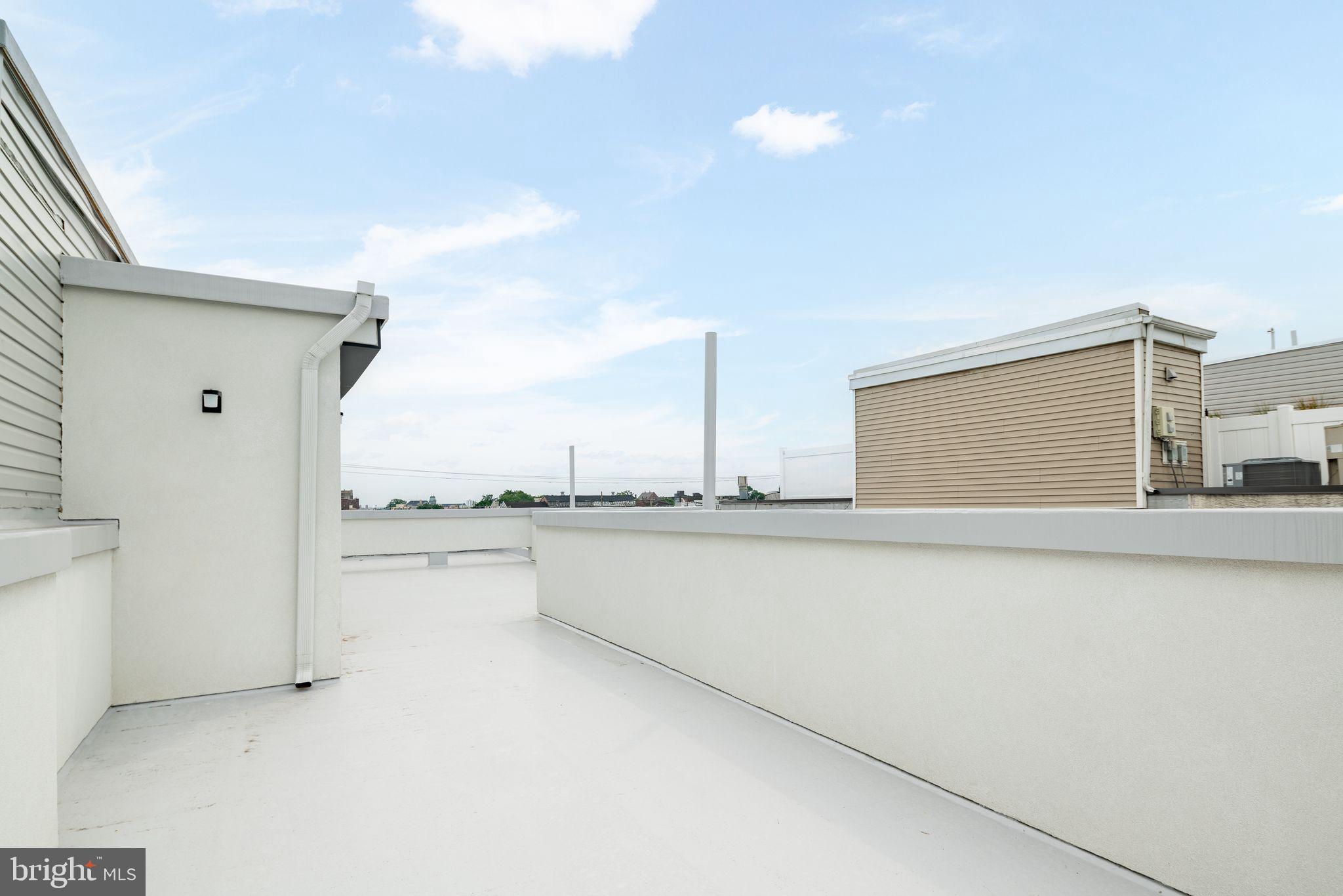 1521 CARPENTER STREET 3