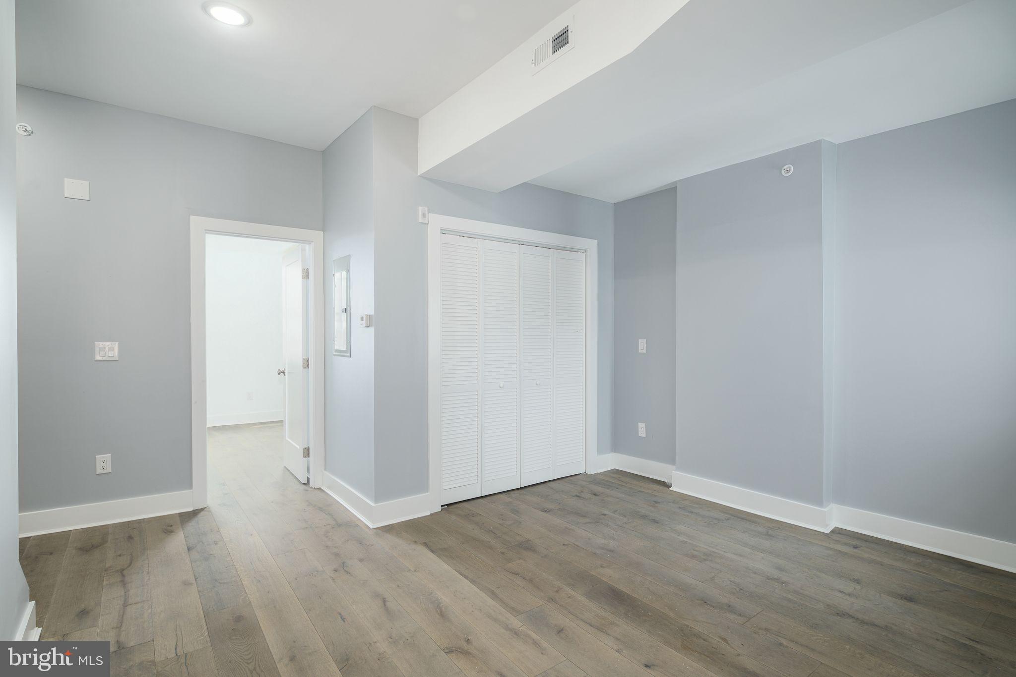 1521 CARPENTER STREET 3