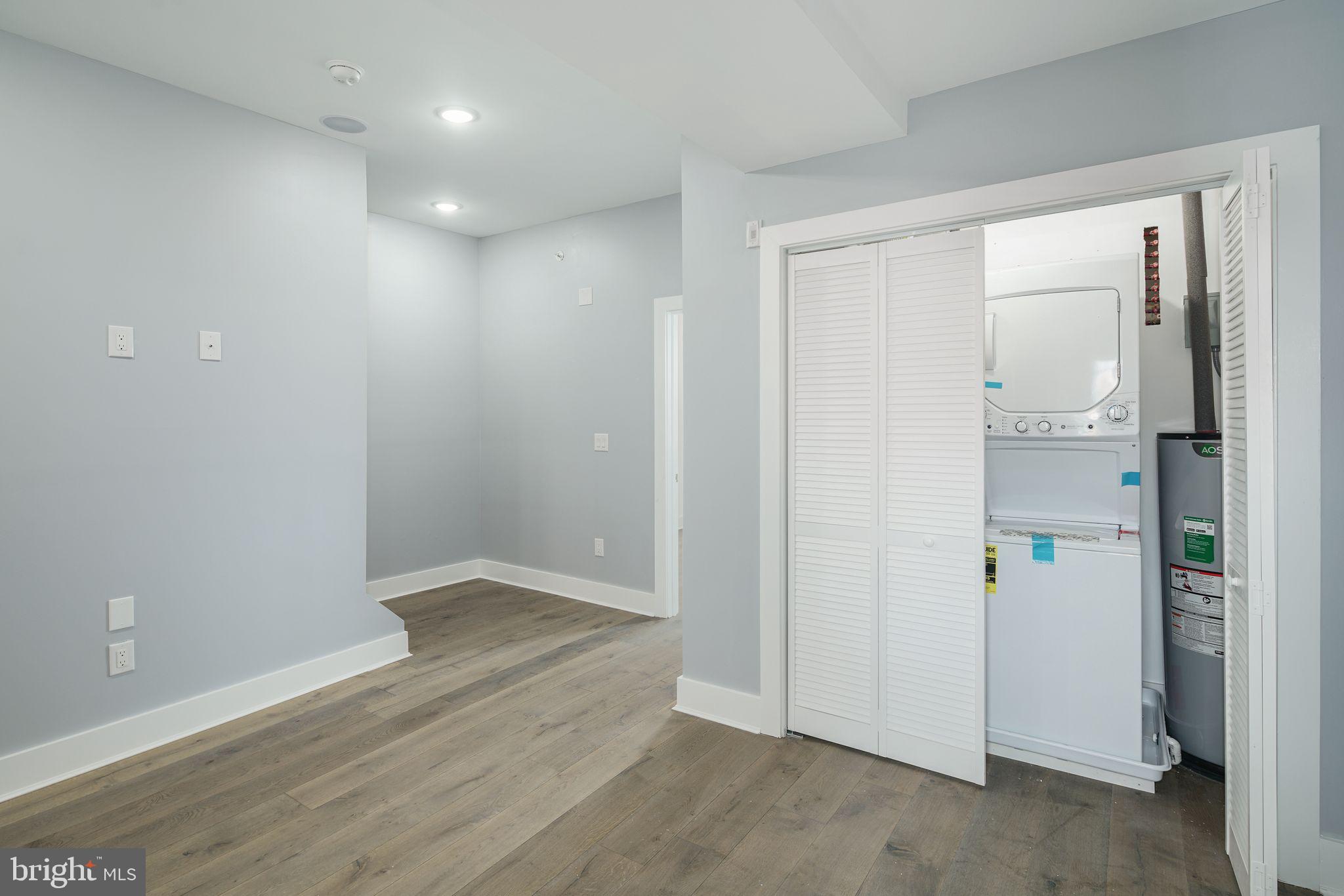 1521 CARPENTER STREET 3