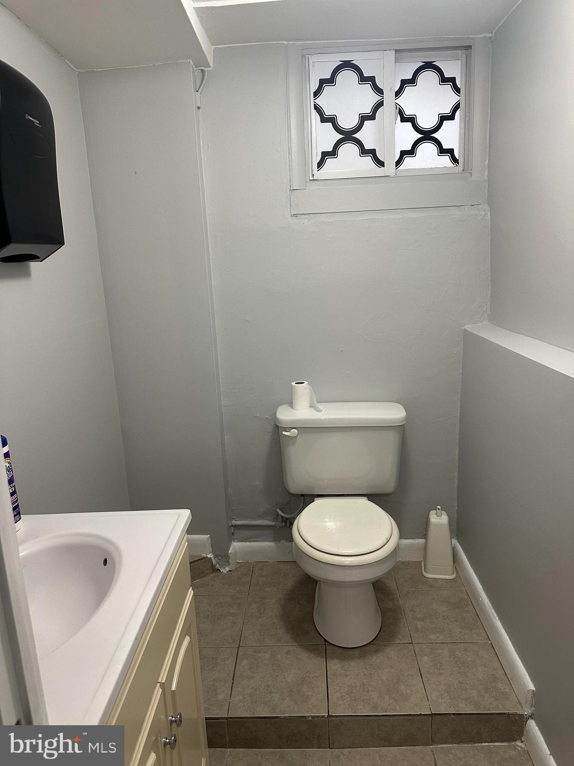 2516 S BROAD STREET LOWER LEVEL