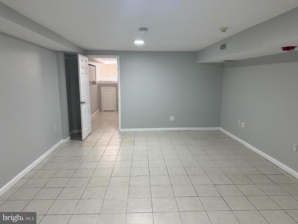 2516 S BROAD STREET LOWER LEVEL