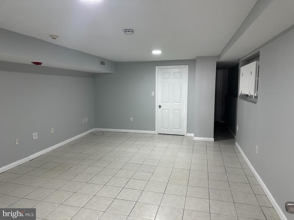 2516 S BROAD STREET LOWER LEVEL