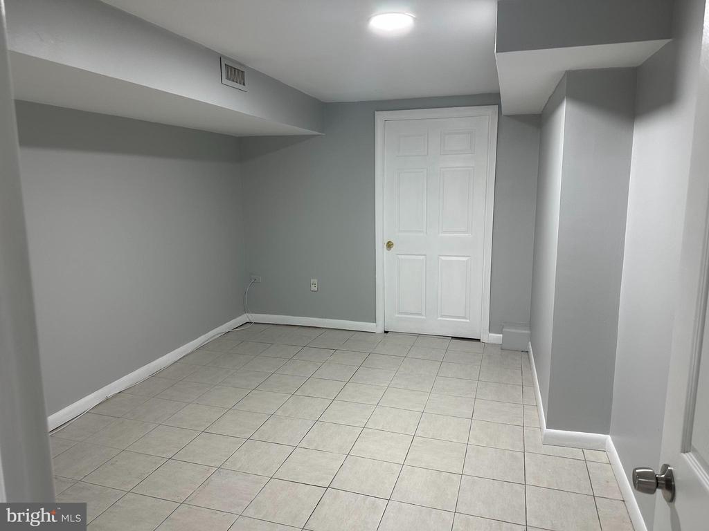 2516 S BROAD STREET LOWER LEVEL