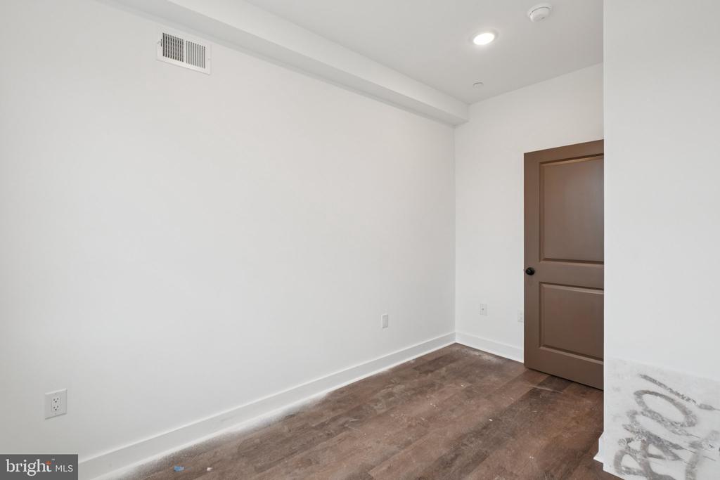 260 DIAMOND STREET 1