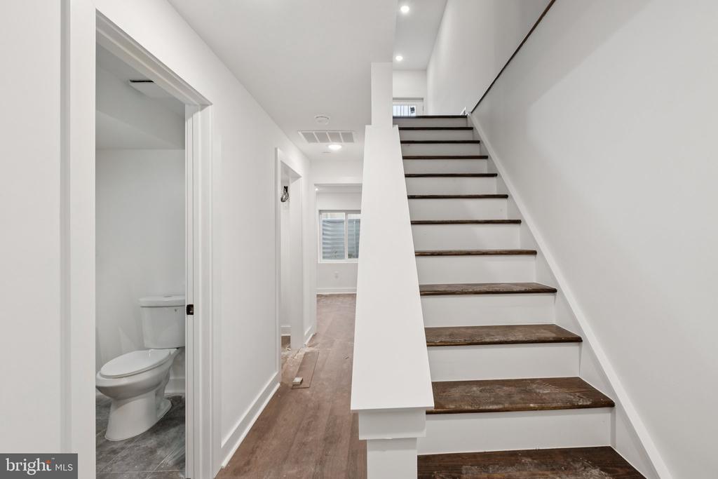 260 DIAMOND STREET 1